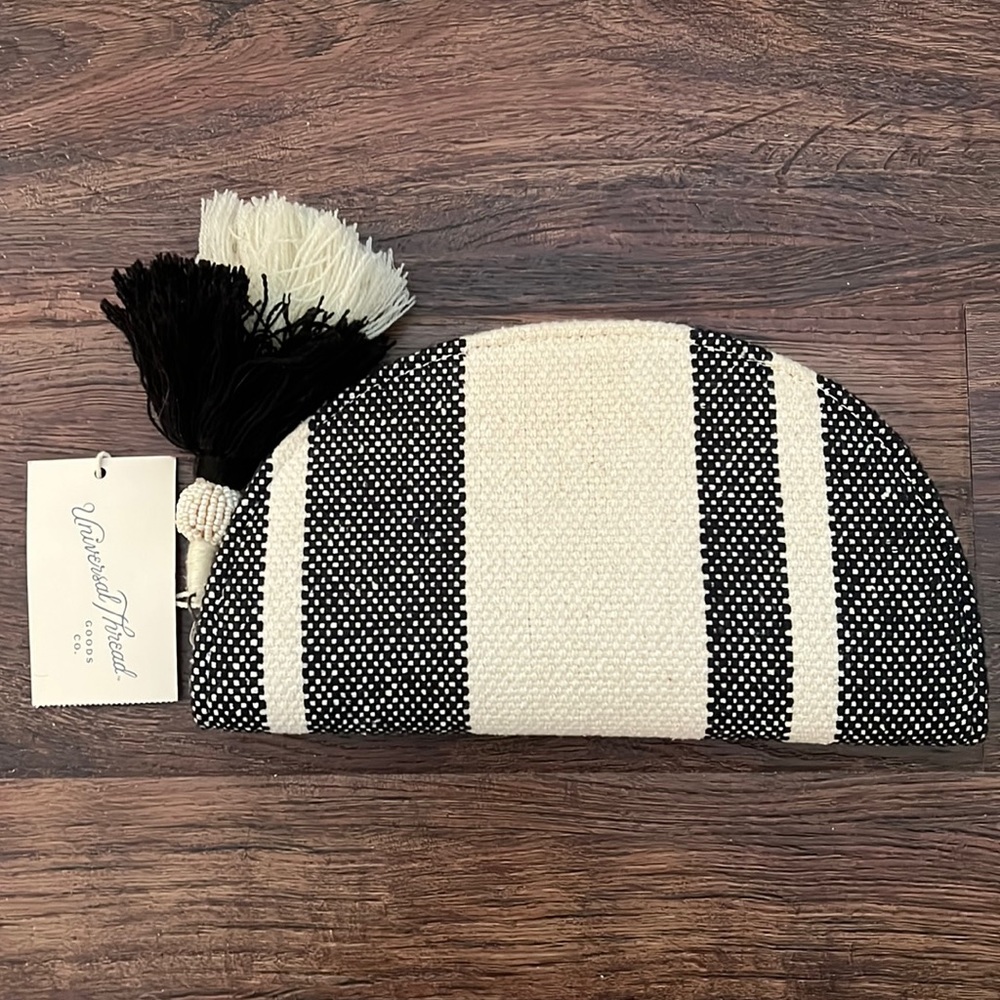 BNWT Black and Cream Clutch